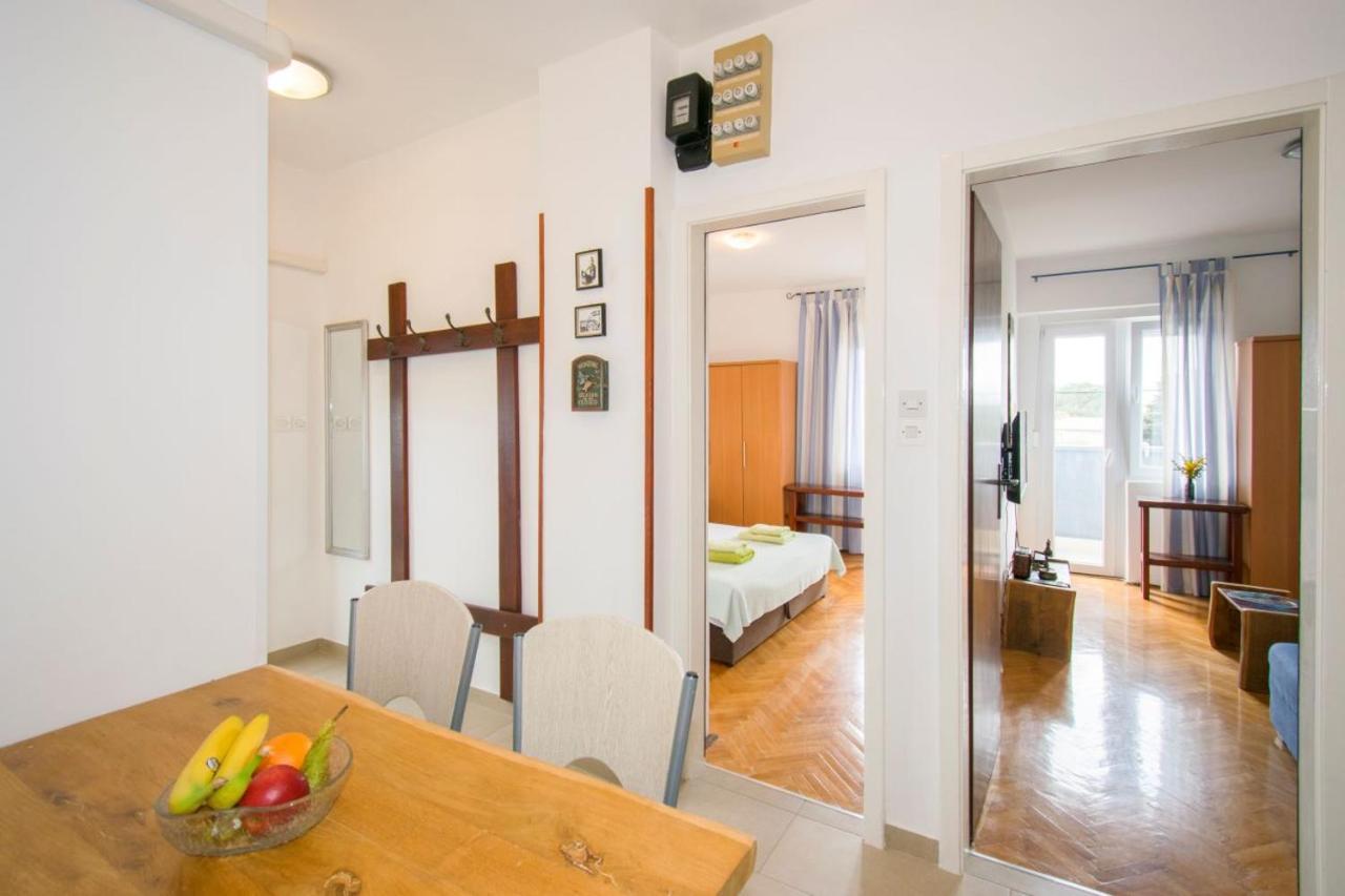 Apartman M In Premantura Eksteriør billede